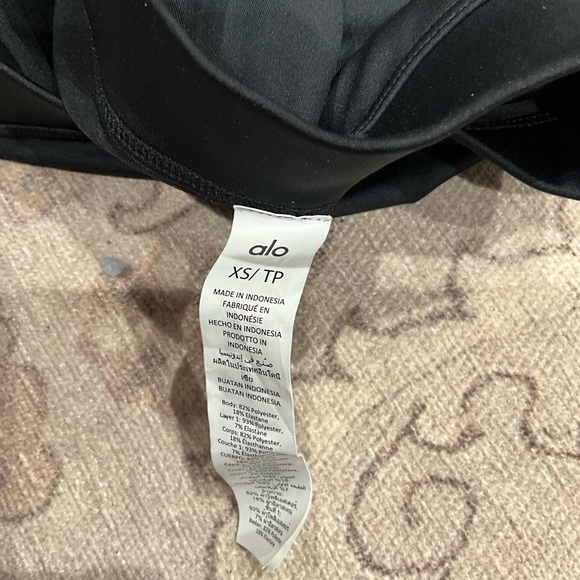 ALO Yoga Black Athletic Skirt - Picture 3 of 3